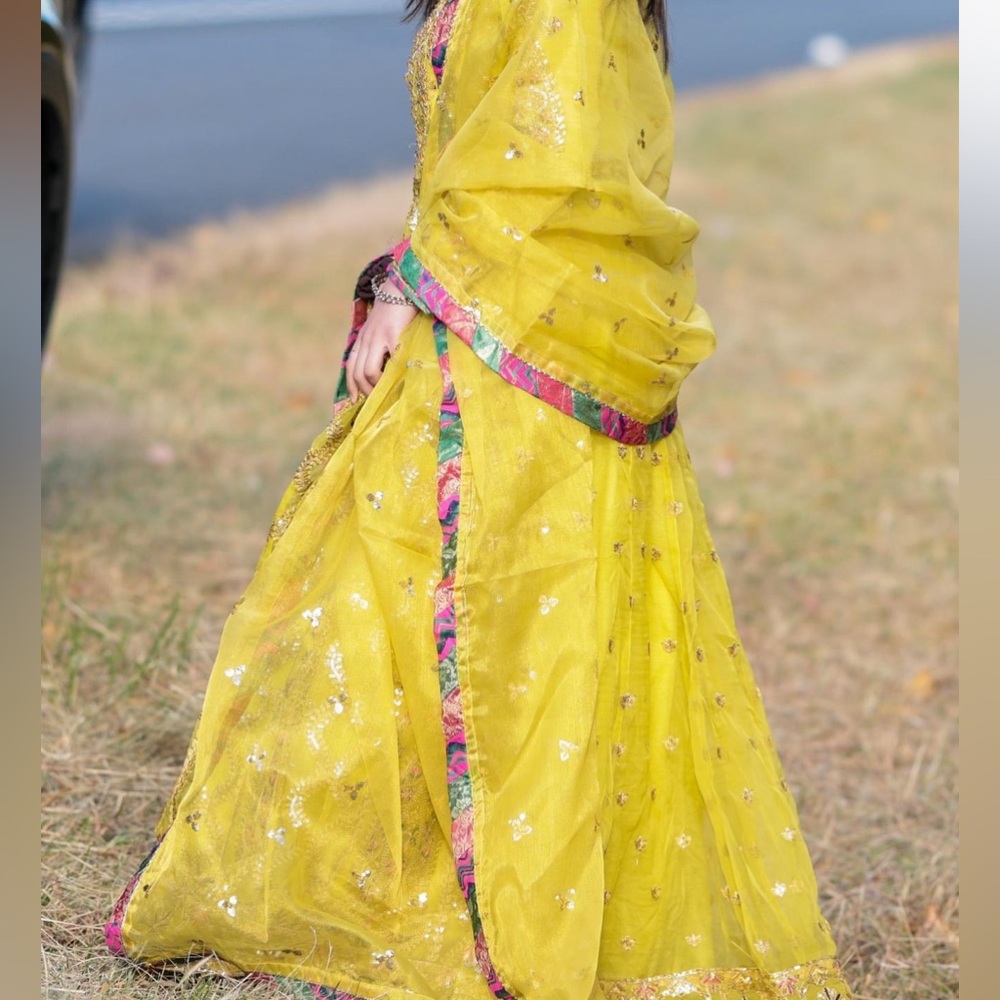 Maryam And Maria Authentic Pakistani Designer View 4